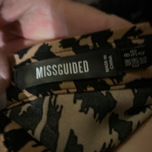 MISSGUIDED SMOCK TOP M-L - Picture 10 of 11